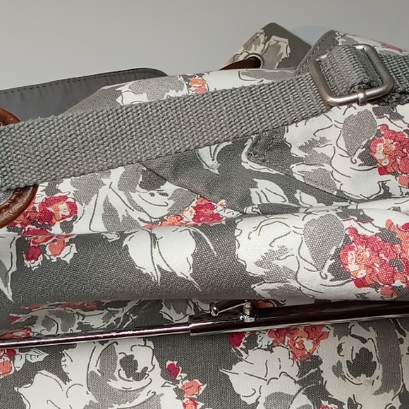Aeropostale. NYC- Gray & Floral Fabric Backpack w/Brown Faux Leather Flap & Trim - Picture 9 of 15